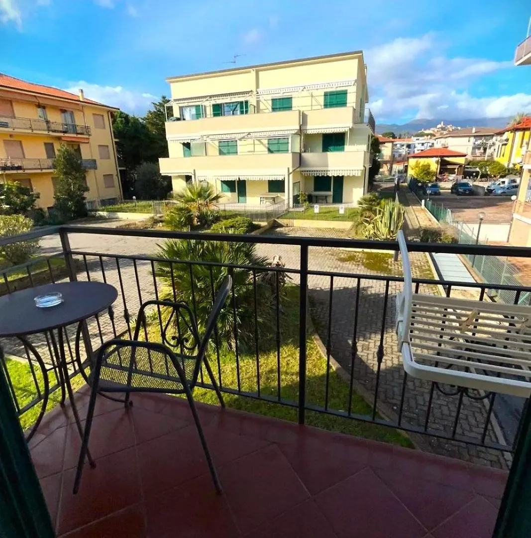 Villa Degli Aranci Diano Marina Hotel